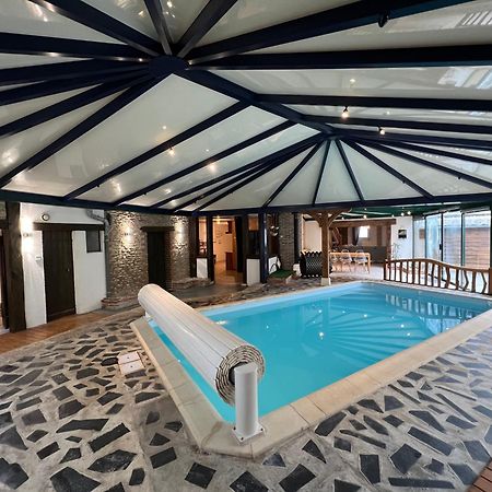 Rigolet Maison En Ville Avec Piscine Interieure Le Controis-en-Sologne Bagian luar foto